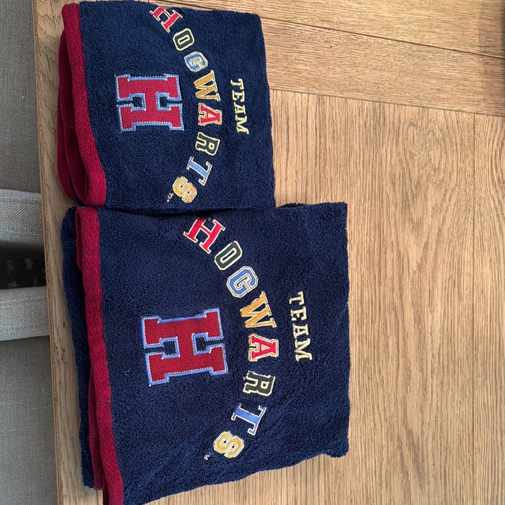 Team Hogwarts Navy and Red Bath Towels
